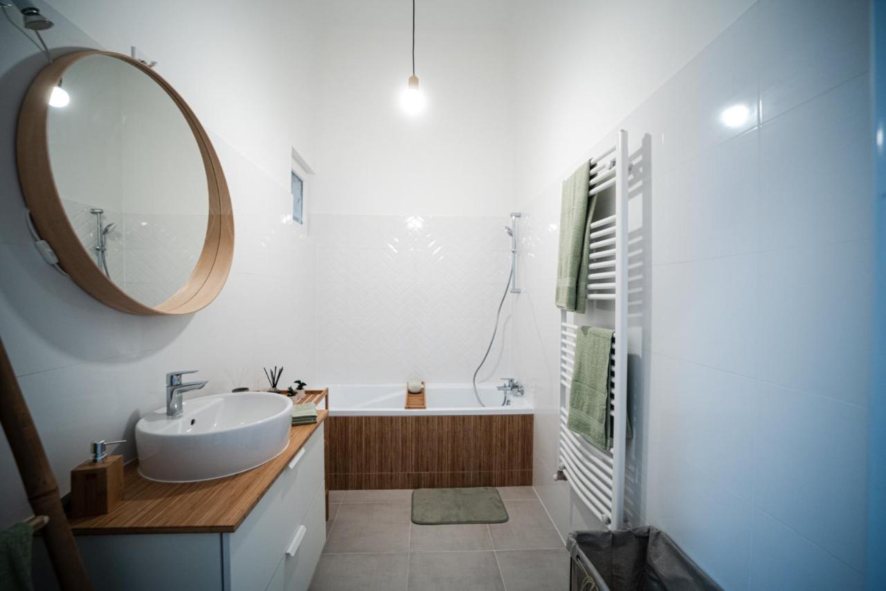 Volenter Lux Apartment Uno Baja Luaran gambar