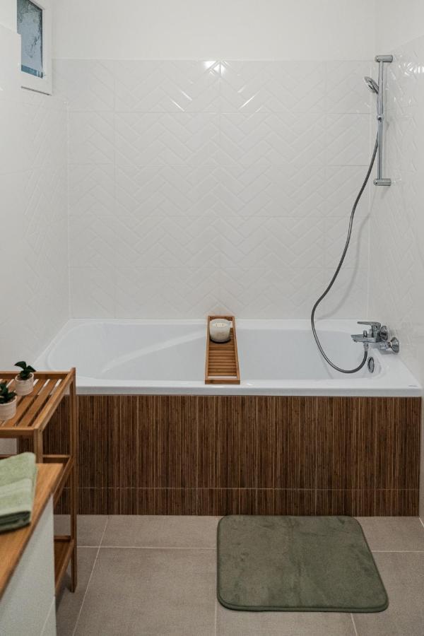 Volenter Lux Apartment Uno Baja Luaran gambar
