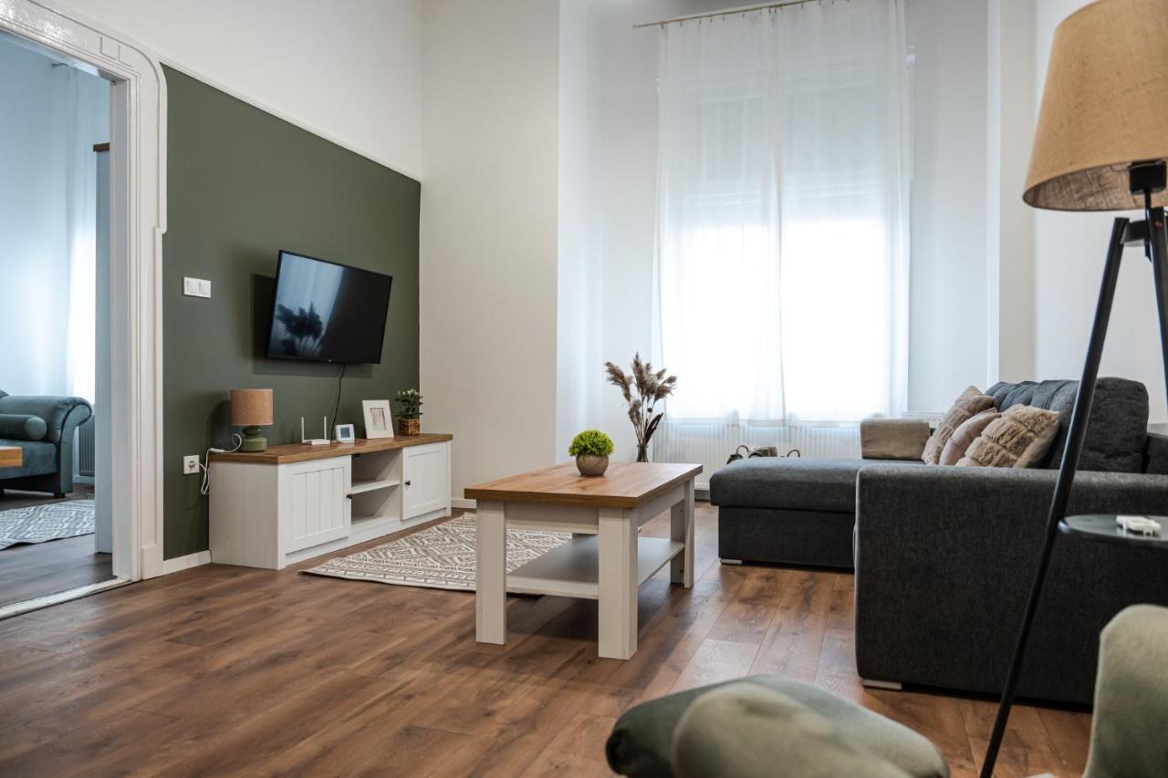 Volenter Lux Apartment Uno Baja Luaran gambar