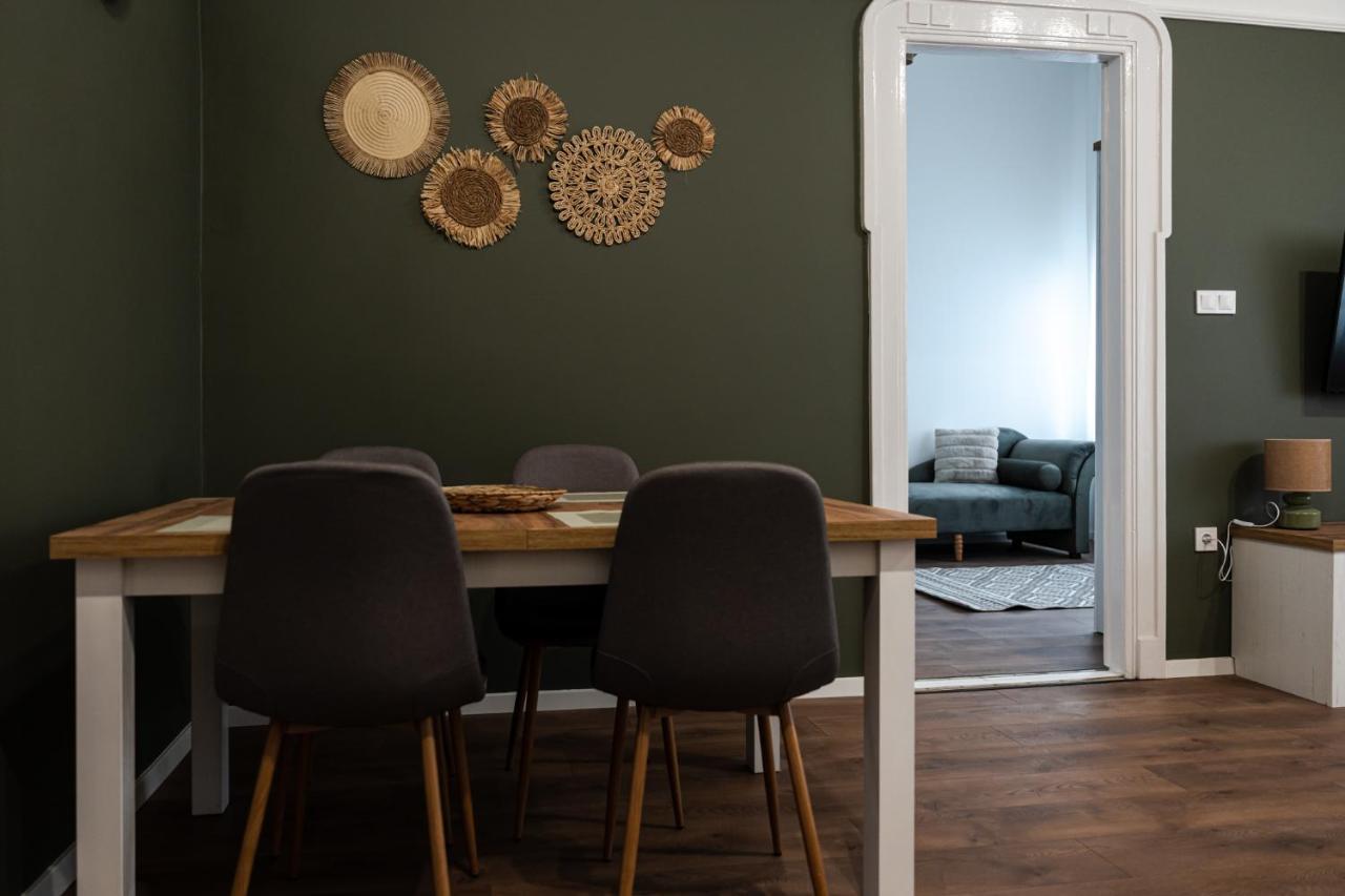 Volenter Lux Apartment Uno Baja Luaran gambar