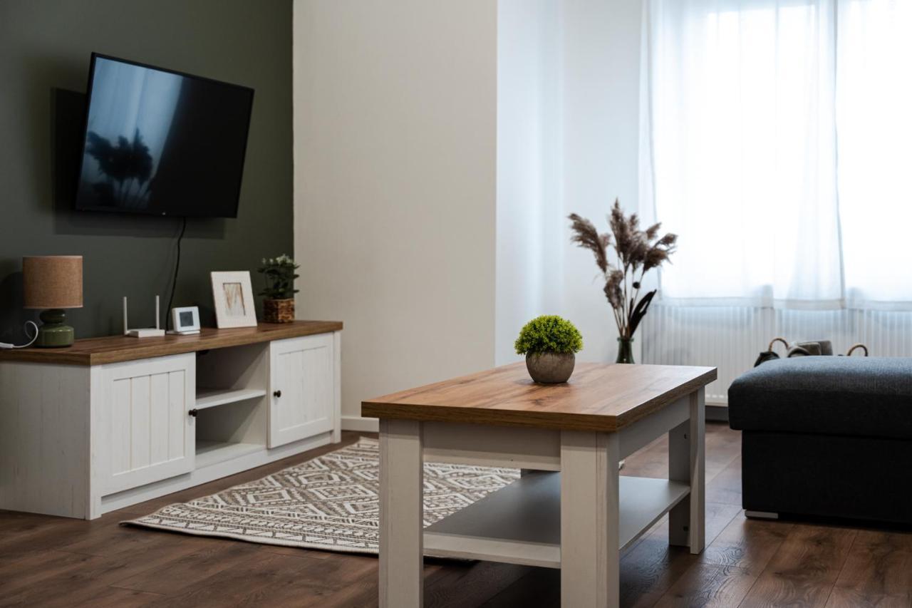 Volenter Lux Apartment Uno Baja Luaran gambar