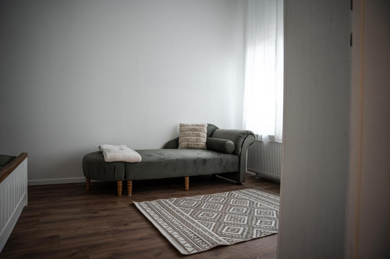 Volenter Lux Apartment Uno Baja Luaran gambar