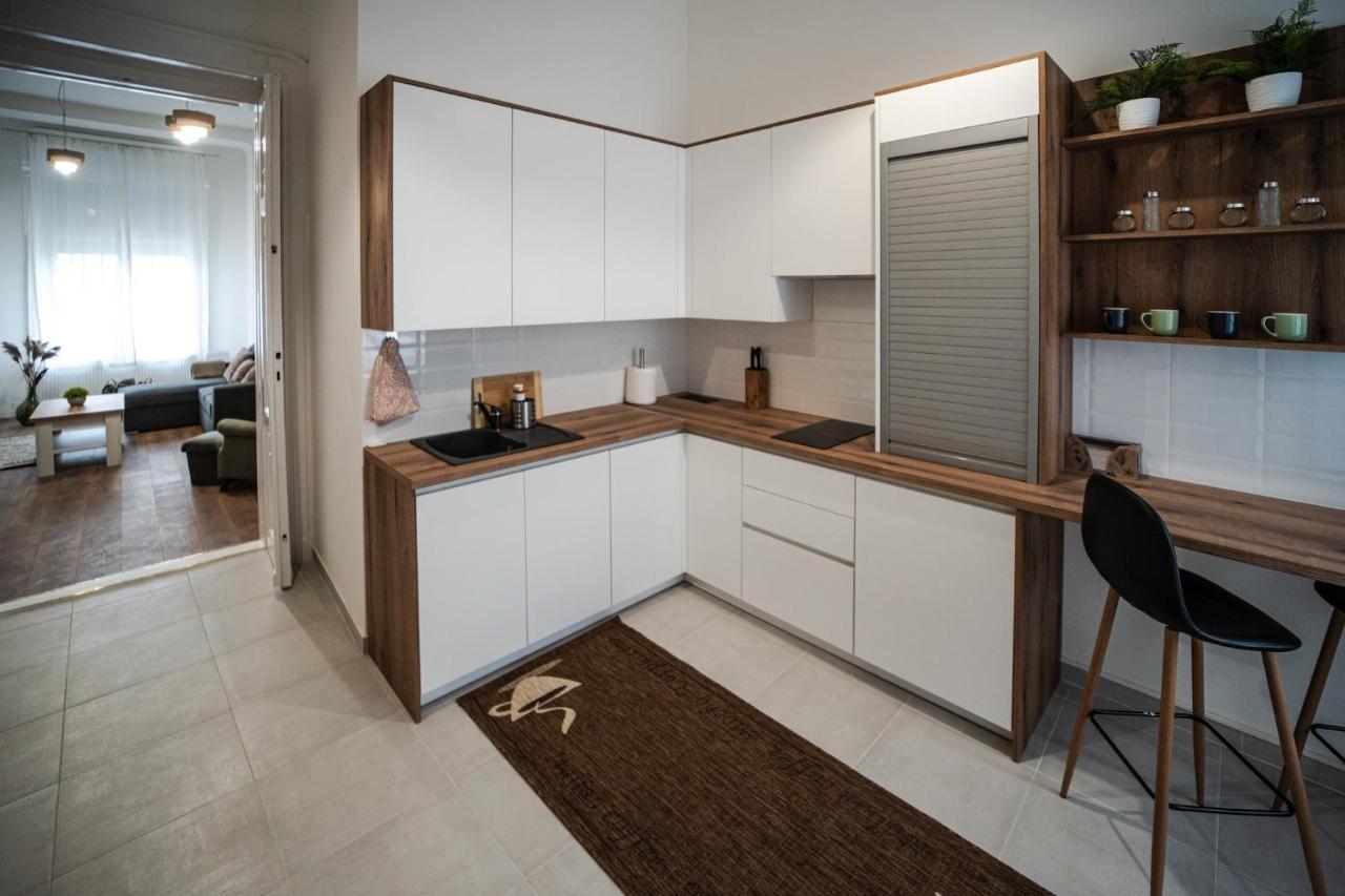 Volenter Lux Apartment Uno Baja Luaran gambar