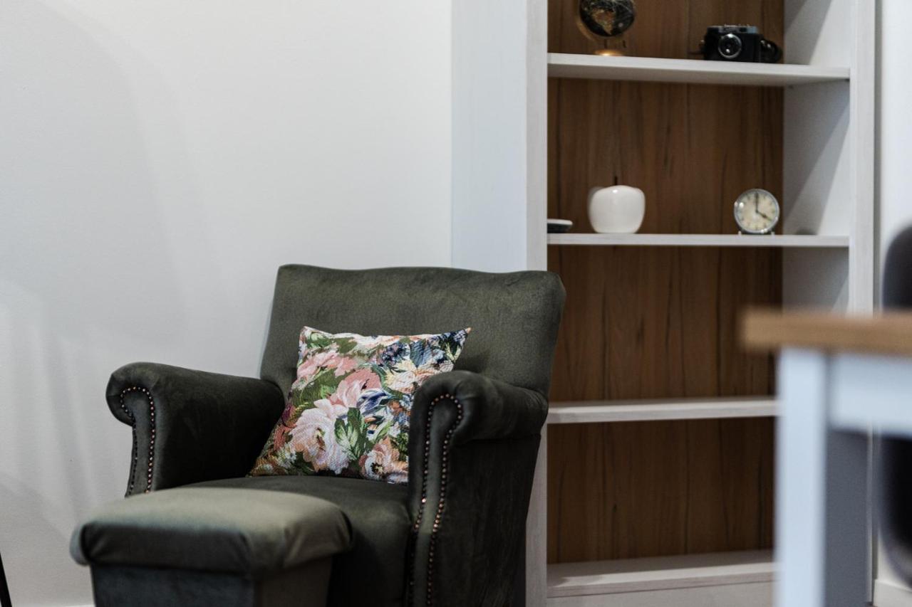 Volenter Lux Apartment Uno Baja Luaran gambar
